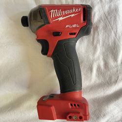 Milwaukee M18 FUEL SURGE 18V Lithium-lon Brushless Cordless 1/4 in. Hex Impact Driver 2760-20  (Tool-Only)