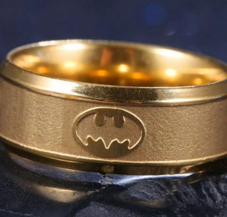 NWT Batman Stainless Steel Ring Sz 9