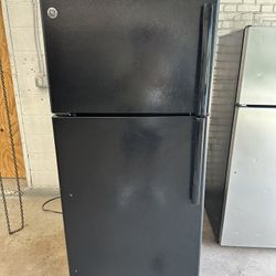 GE Black Top And Bottom refrigerator 