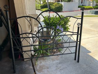 Full size iron bed frame