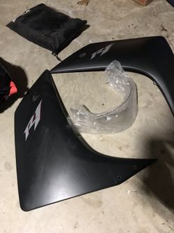 R1 Yamaha fairings and helmet protector shield