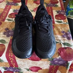 nike airmax 270 size 5 1/2