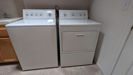 (pending pick-up) Kenmore washer and gas dryer set - works great!