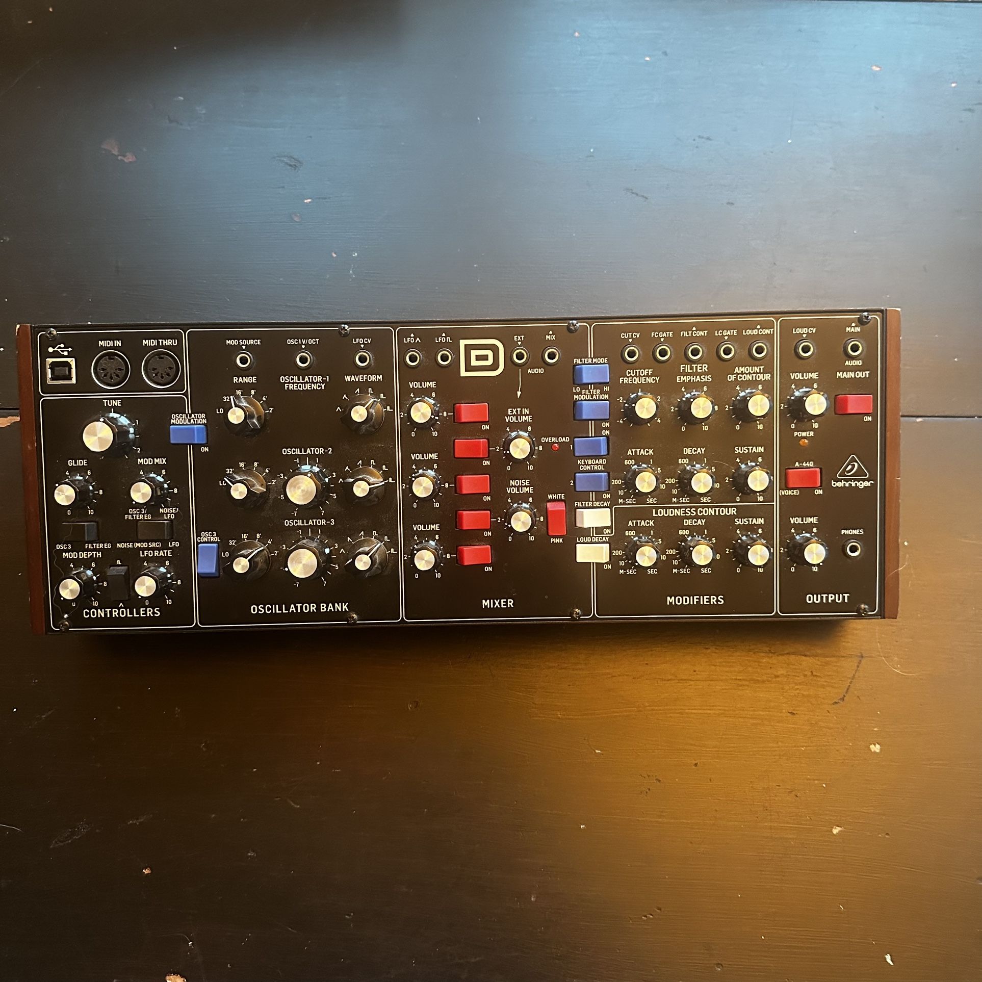 Behringer Model D Analog Synthesizer