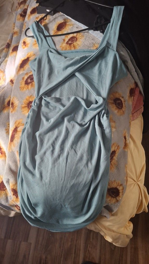 LYANER women's Cut Out Twist Knot Front Ruched Bodycon Tank Sleeveless Mini Dress