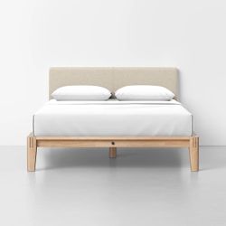 Bed Frame + Pillowboard (Thuma)