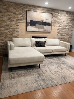 🚚 FREE DELIVERY Modern Living Spaces Offwhite Sectional Sofa Couch