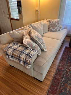 FREE couch/Sofa