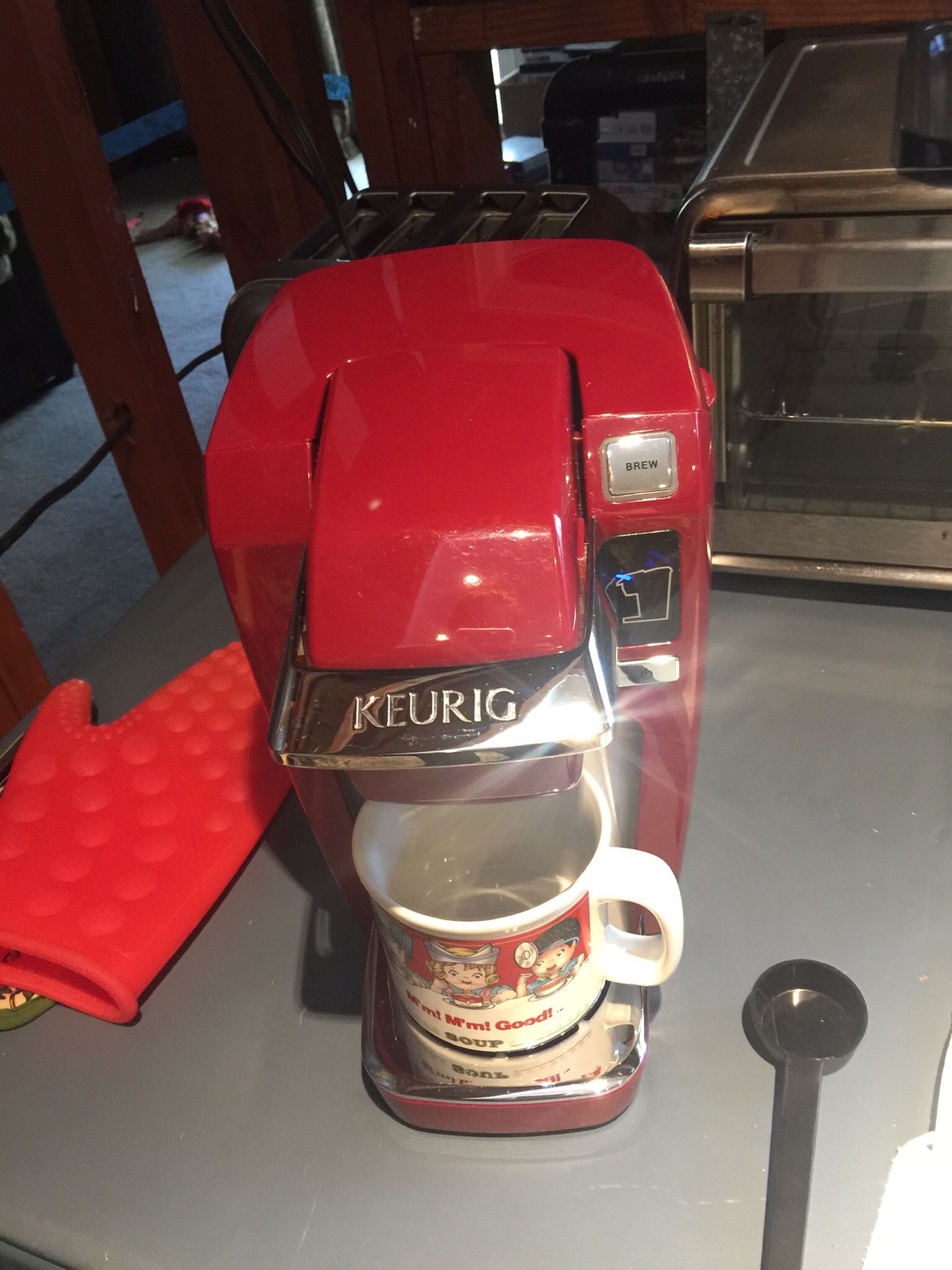 Red Keurig Coffee Maker in Perfect Working Condition MSPR $99.99