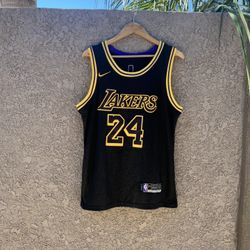 Lakers Kobe Jersey Size 44