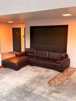 Beautiful Italian leather couch