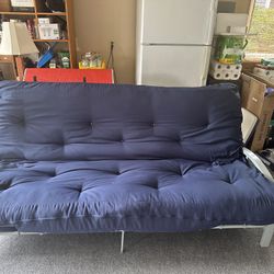 Futon (almost new)