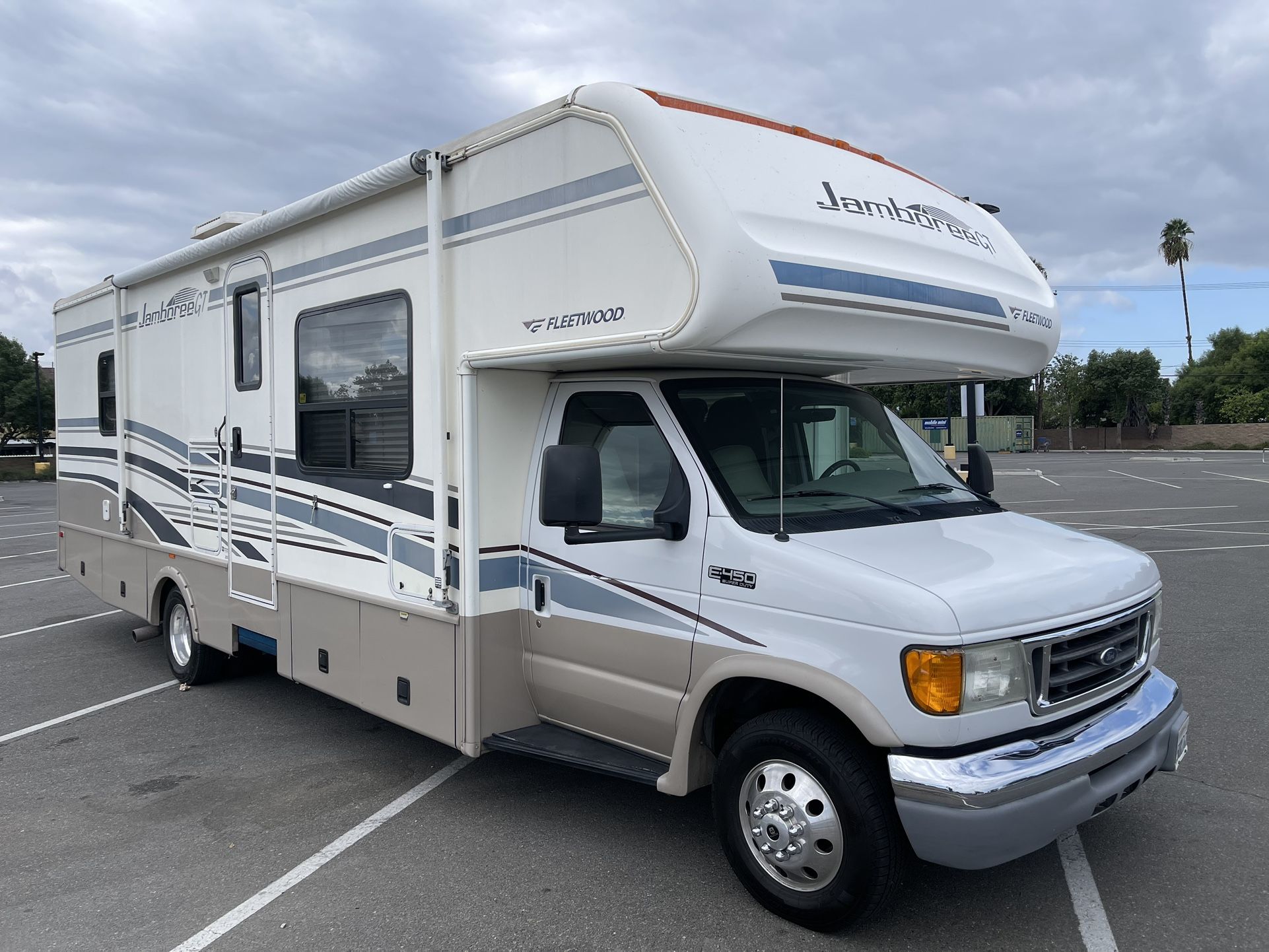 2005 Jamboree GT 31 FT. RV W/ 2 Slide Outs for Sale in Norco, CA - OfferUp