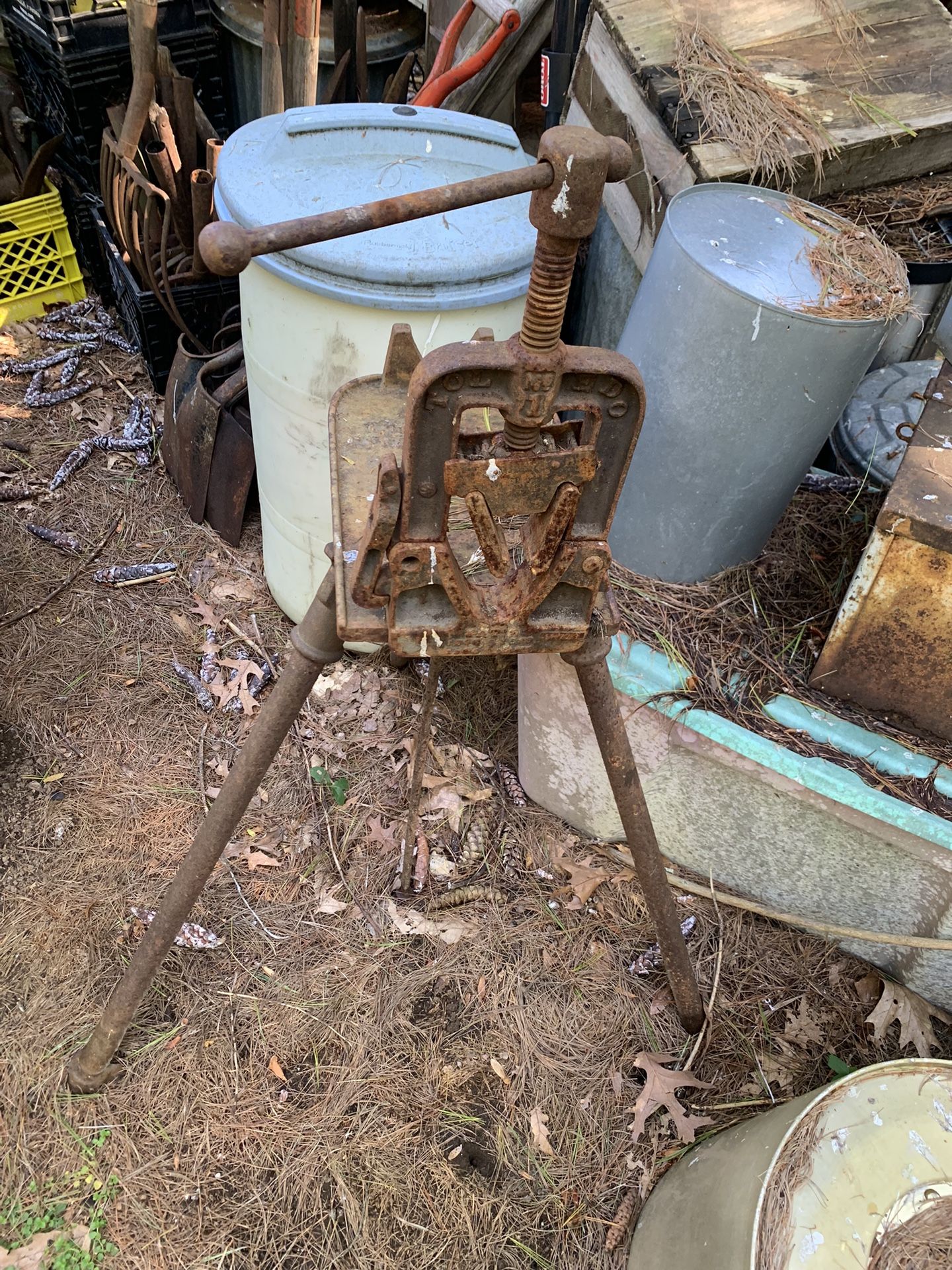 Heavy duty Standing Plumbers Vice