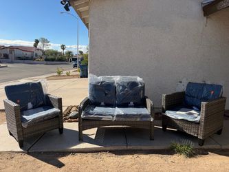 NEW ASSAMBLED FROM THE BOX PATIO SET