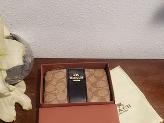 New! COACH Signature Leather Wristlet - Brown