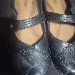 COBB HILL BUCKLE SHOE SIZE 8