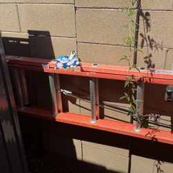 24ft Fiberglass Extension Ladder