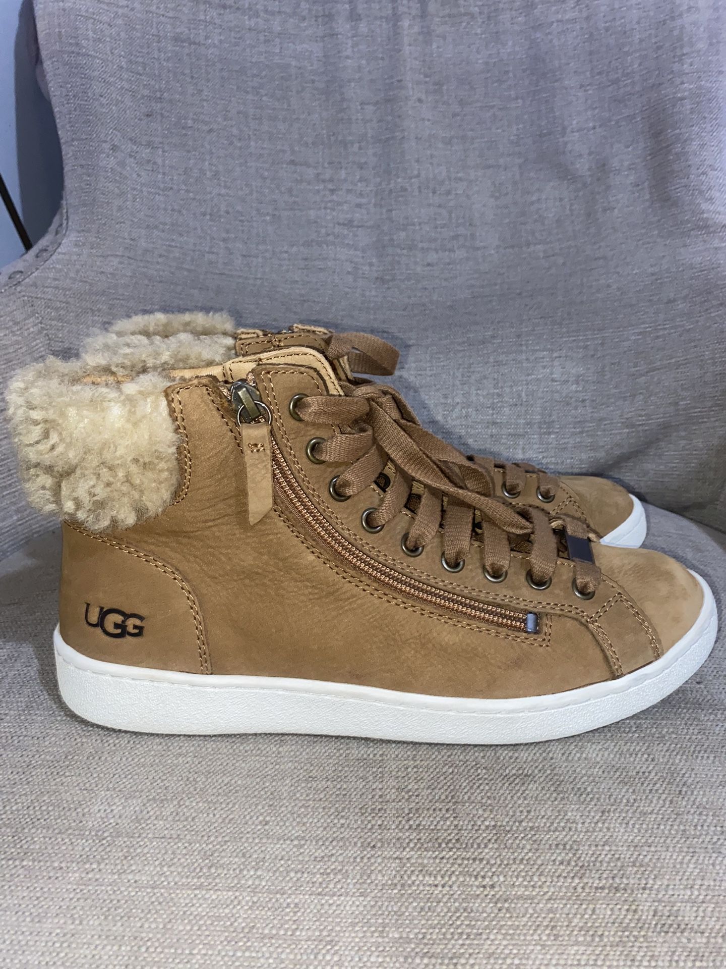 UGG Olive Chestnut Brown Nubuck High Top Zip Up Suede Shoes Size 9