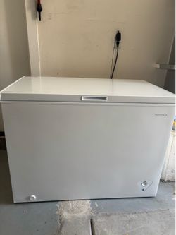 Insignia freezer