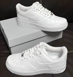 BRAND NEW NIKE AIR FORCE 1