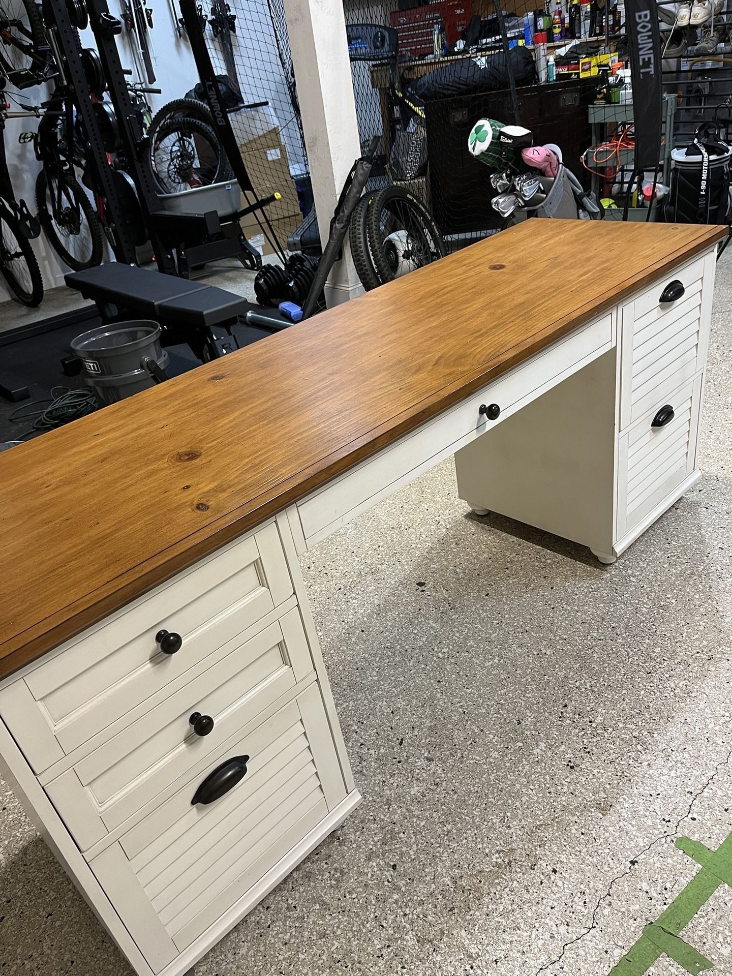 Pottery Barn Whitney Desk PENDING PICKUP for Sale in Redmond, WA OfferUp