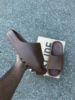 Yeezy Slide Flax Size 9 Brand New 100% Authentic With Receipt