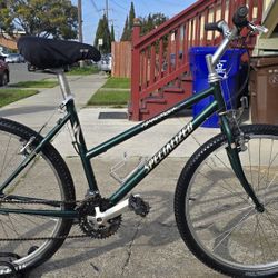 Specialized Hardrock Classic Mountain Bike 
Medium Size Great Condition Ready to Ride
