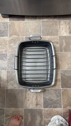 Roasting pan with rack