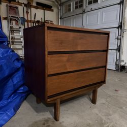 Pending Pick Up Saturday  4:30 Pm Mid-Century Dresser