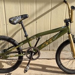 2009 Mongoose Hoop D 20 Freestyle BMX Bike Rare Colors for Sale in Springtown TX OfferUp