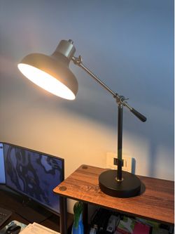Desk lamp