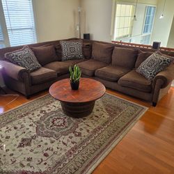 *FREE* Huge brown sectional couch