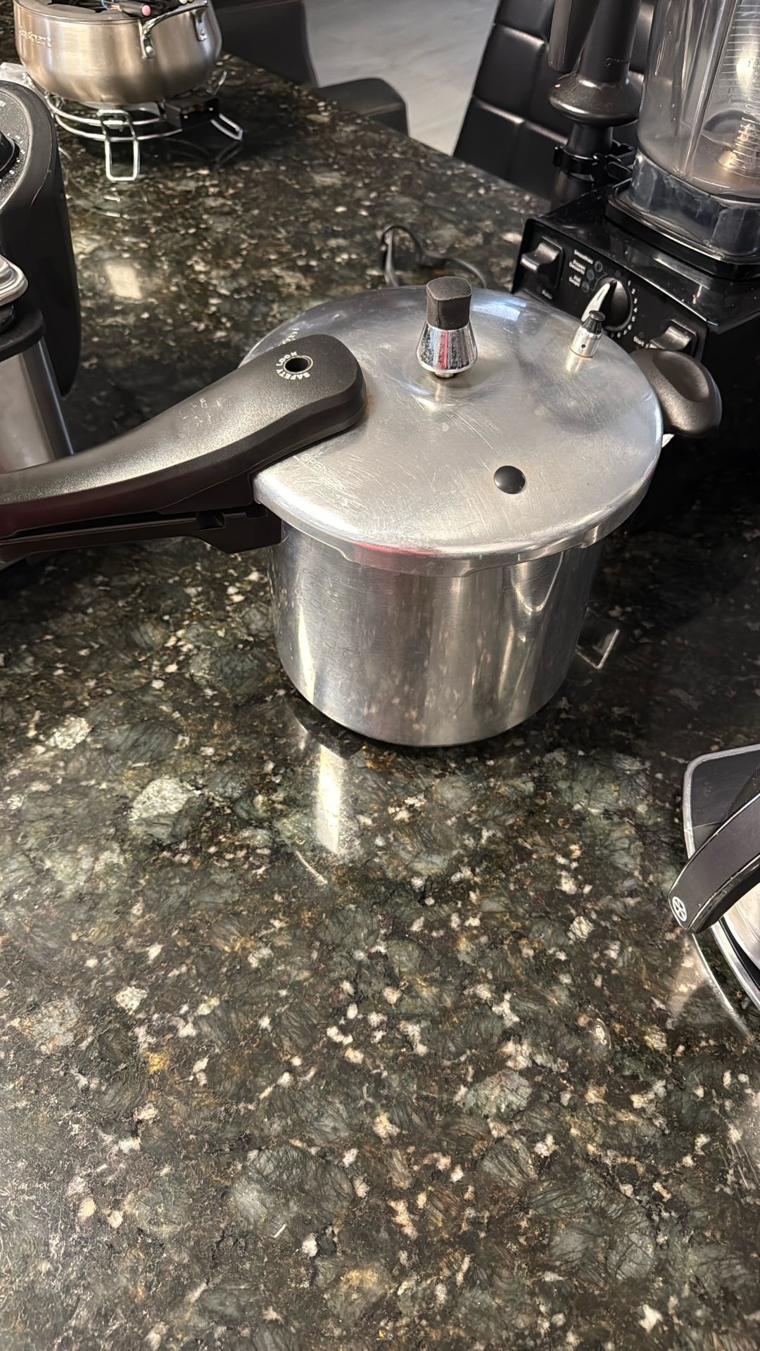 Pressure Cooker 