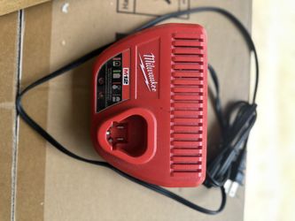 Milwaukee M12 Charger