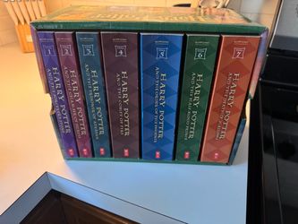 Harry Potter Complete Series Paperback Boxed Set (Books 1–7) – Like New