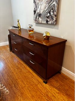 Double Dresser
