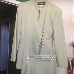 Women’s Suit