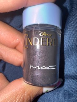 MAC/Conderella collaboration -Pigment eyeshadow