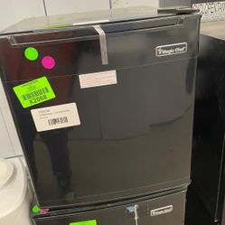 Magic Chef HMAR170BE 1.7 cu. ft. Mini Refrigerator