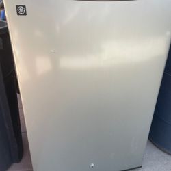 Mini Fridge with Freezer
