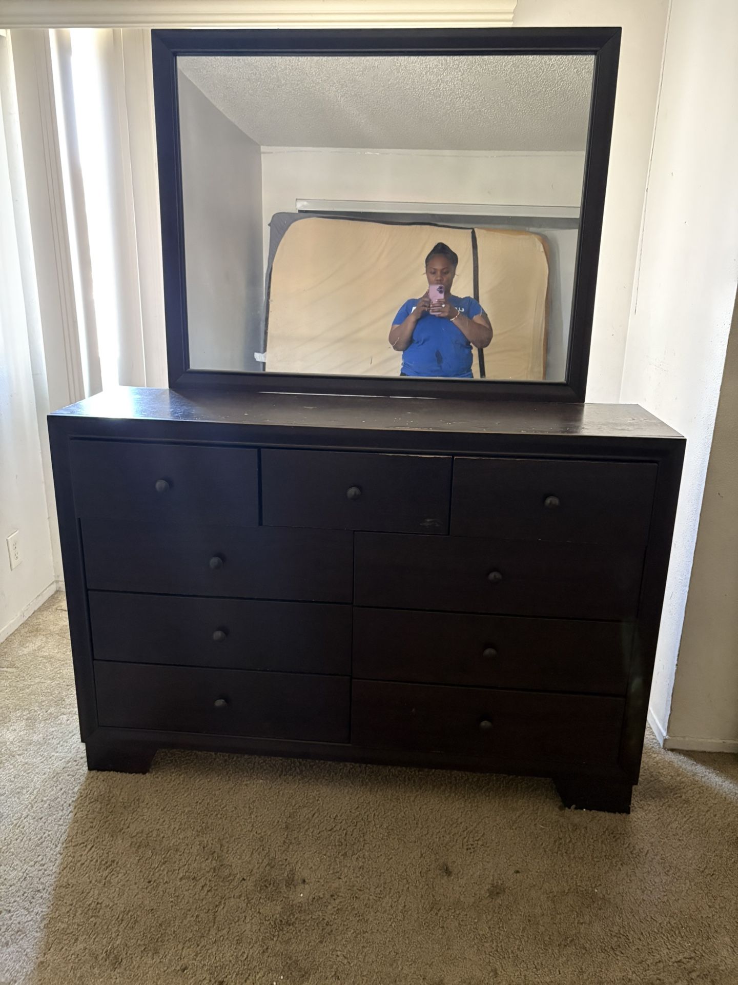 Dresser w. Mirror