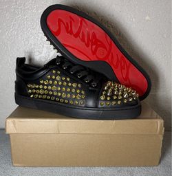 Size 11 men golden spike shoes