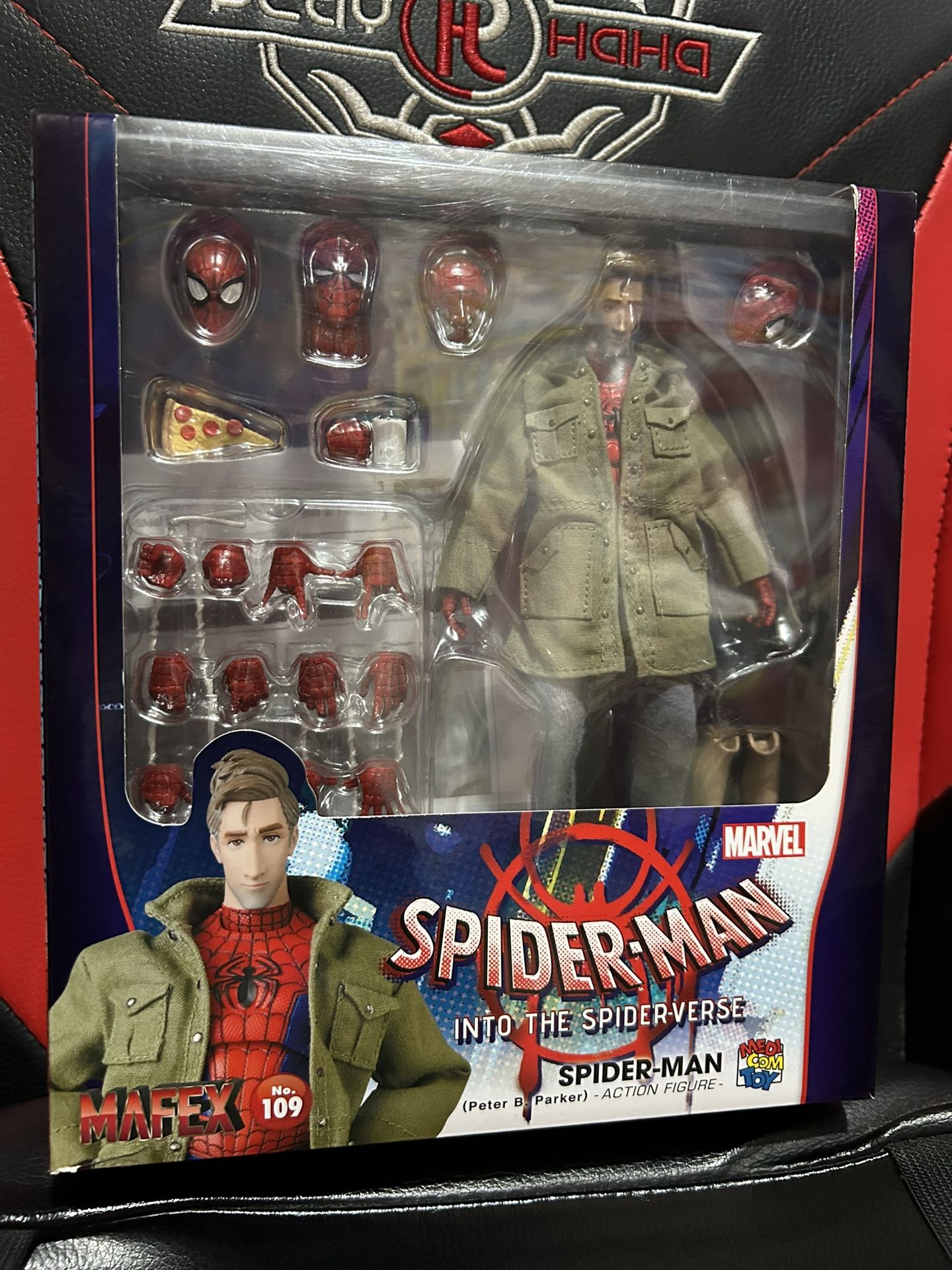 Mafex Peter B. Parker Figure (READ DESCRIPTION)