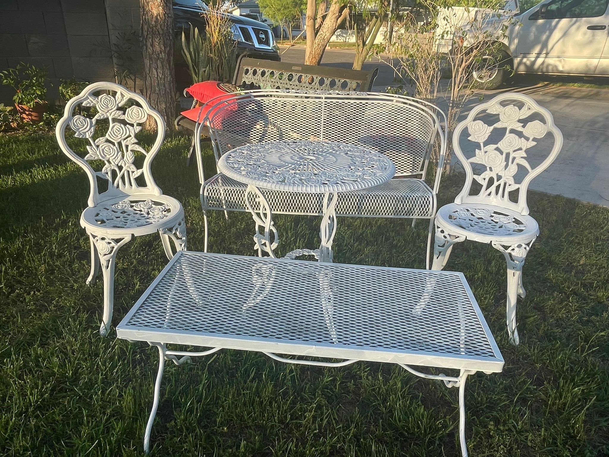 Gorgeous Patio Set