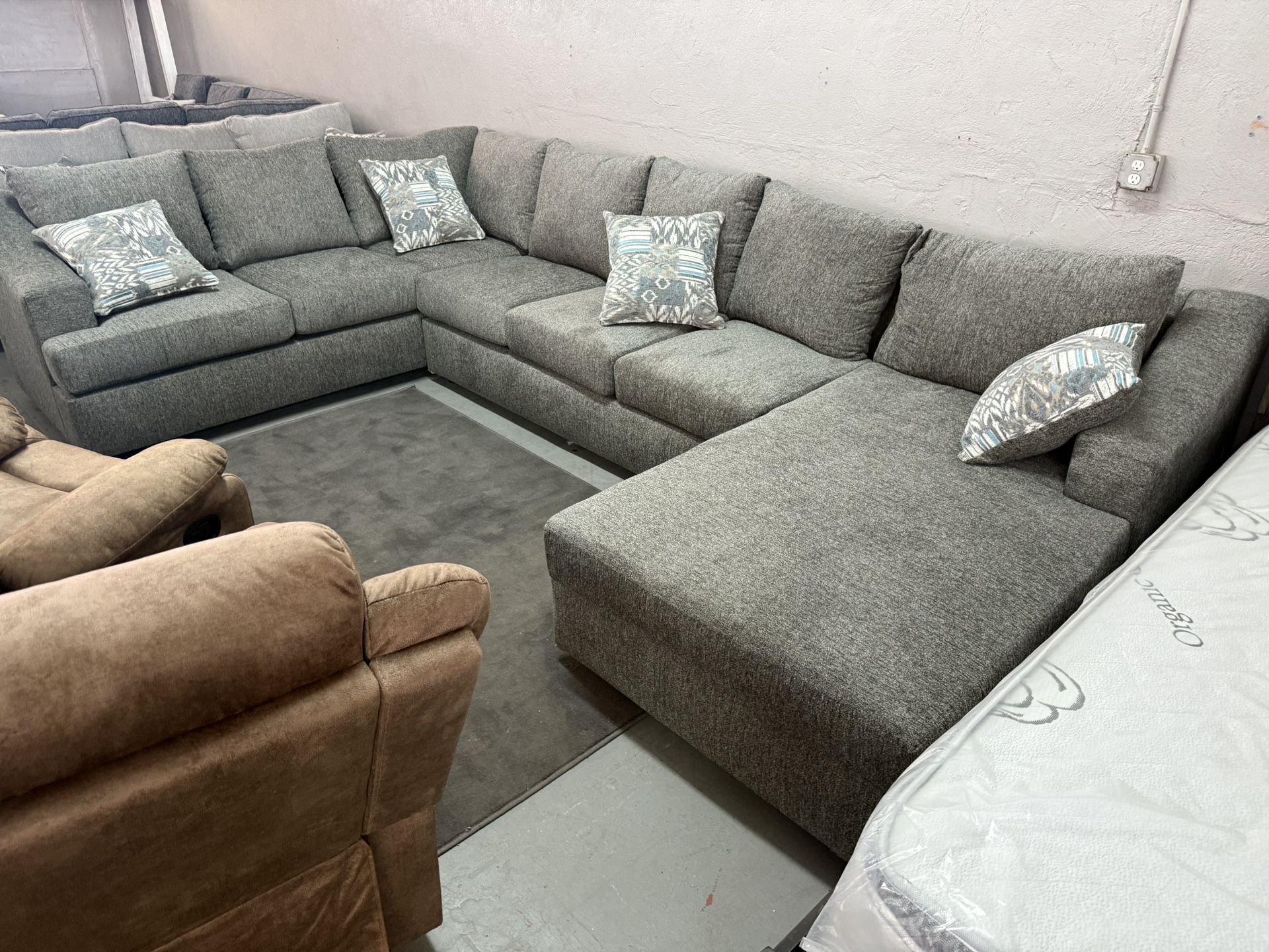 New Large U Shaped Sectionals