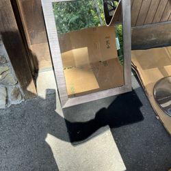 Medicine Cabinet In Wall 