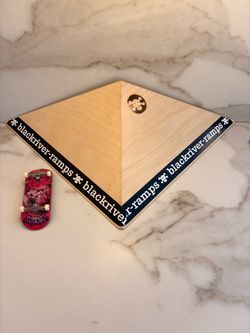 Blackriver Ramps Fingerboard Pyramid Ramp