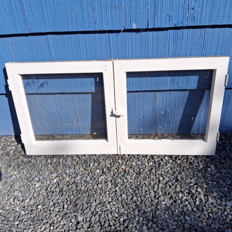 Wood Window 40x20 Casement 