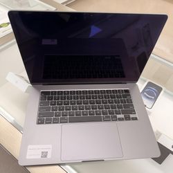 MacBook M3 256gb 16ram 15”